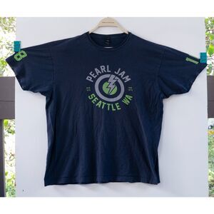 Pearl Jam Seattle WA 18 Seahawks Home Show Men's T-Shirt Navy Blue 2018‎ Size XL